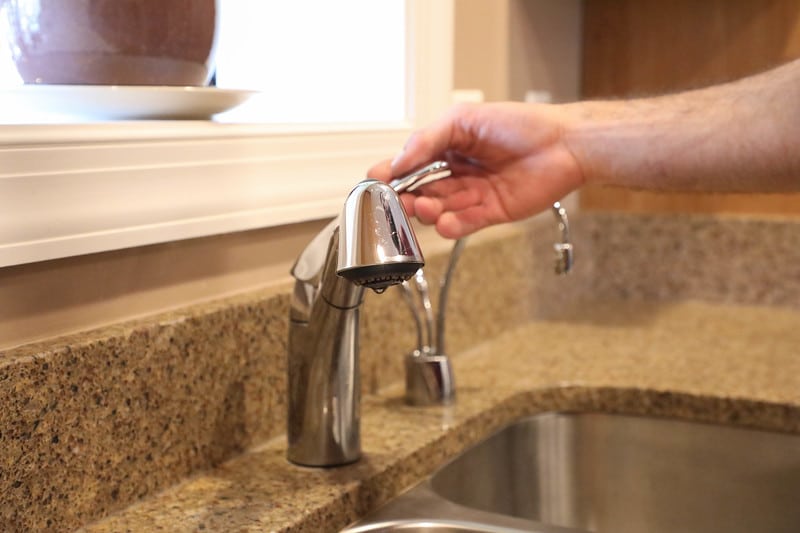 Kitchen faucet